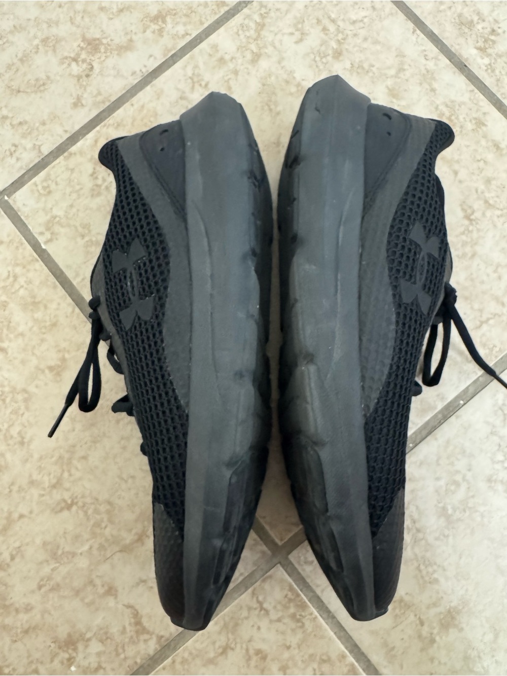 Under Armour Men's Black Mesh Athletic Running Shoes - Picture 4 of 5